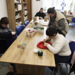 Akcja Radia Kielce „Nadzieja pod choinkę”. Fundacja „Gramy z Tobą”. Na zdjęciu Zakład Aktywności Zawodowej Manufaktura Pietraszki / Fot. Jarosław Kubalski – Radio Kielce