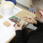 Akcja Radia Kielce „Nadzieja pod choinkę”. Fundacja „Gramy z Tobą”. Na zdjęciu Zakład Aktywności Zawodowej Manufaktura Pietraszki / Fot. Jarosław Kubalski – Radio Kielce