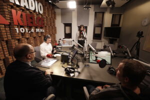 22.12.2022 Radio Kielce. Akcja "Nadzieja pod choinkę”: Fundacja Anielskie Skrzydła / Fot. Jarosław Kubalski - Radio Kielce