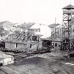 Car, cesarz, król i papież na peronie w Bzinie - Radio Kielce Wieża obserwacyjno-meldunkowa obrony przeciwlotniczej zbudowana na obrzeżu terenu kolejowego przy ulicy Towarowej