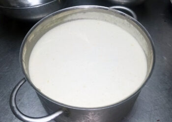 Masło „od baby”. Prosty przepis i pyszny smak. Jak je zrobić w domu? - Radio Kielce