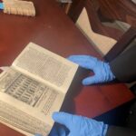 25.01.2023. Sandomierz. Biblioteka Diecezjalna. Rękopis i inne odnowione stare druki / Fot. Grażyna Szlęzak - Radio Kielce