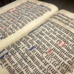 25.01.2023. Sandomierz. Biblioteka Diecezjalna. Rękopis i inne odnowione stare druki / Fot. Grażyna Szlęzak - Radio Kielce