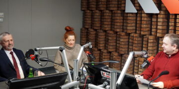 17.01.2023. Kielce. Punkty Widzenia. Na zdjęciu (od lewej): Kazimierz Mądzik - świętokrzyski kurator oświaty, asp. sztab. Małgorzata Sałapa-Bazak - KWP Kielce, Daniel Lenart - Radio Kielce / Fot. Kamil Król - Radio Kielce