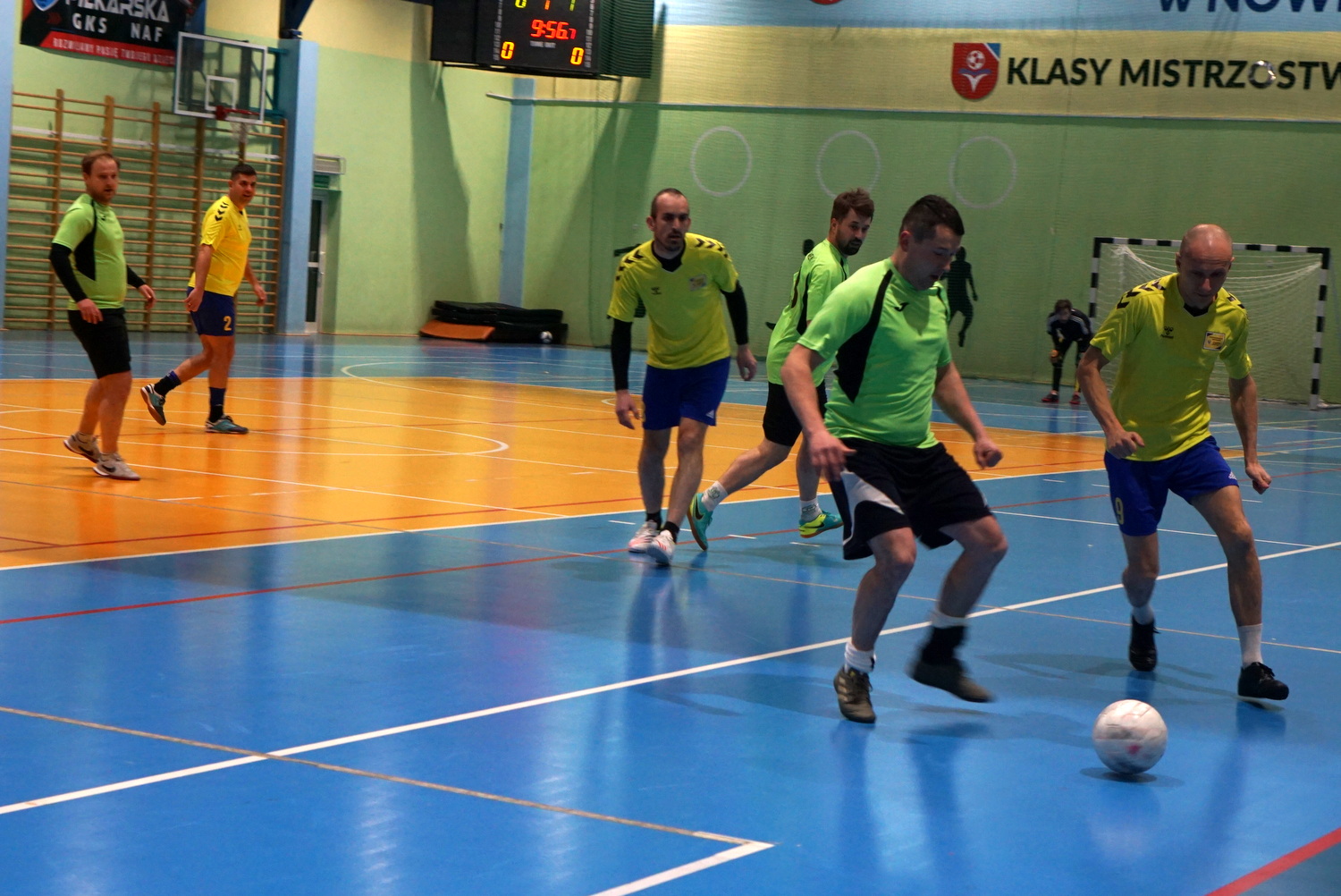 29.01.2023. Nowiny. Amatorska Nowińska Ligi Futsalu. Mecz ŚKA Raj Kielce - Sparta Strawczynek / Fot. Kamil Król - Radio Kielce