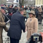 22.01.2023. Wąchock. Obchody 160. rocznicy wybuchu Powstania Styczniowego. Na zdjęciu: Jan Józef Kasprzyk - szef Urzędu do Spraw Kombatantów i Osób Represjonowanych i poseł Agata Wojtyszek / Fot. Anna Głąb - Radio Kielce