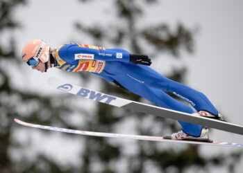 Na zdjęciu: Dawid Kubacki podczas serii kwalifikacyjnej przed konkursem Turnieju Czterech Skoczni na obiekcie "Bergisel" w Innsbrucku / Fot. EPA/CHRISTIAN BRUNA. Dostawca: PAP/EPA