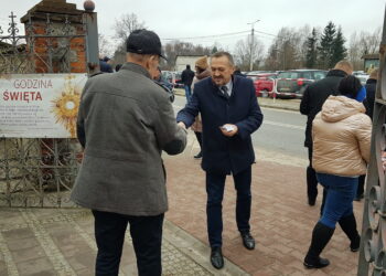 08.01.2023. Masłów. Spotkanie Mirosława Gębskiego, starosty kieleckiego z mieszkańcami / Fot. Ewelina Walczak - Radio Kielce