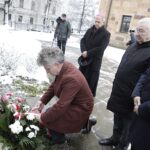 72 lata temu UB aresztowało biskupa Kaczmarka. Biskup Piotrowski: nigdy nie odpowiadał nienawiścią - Radio Kielce 20.01.2023. Kielce. 72. rocznica aresztowania biskupa Czesława Kaczmarka. Na zdjęciu (od lewej): Krzysztof Słoń - senator PiS, bp Jan Piotrowski - ordynariusz diecezji kieleckiej, Krzysztof Lipiec - pełnomocnik kieleckiego okręgu PiS i Rafał Nowak - wicewojewoda świętokrzyski / Fot. Jarosław Kubalski - Radio Kielce