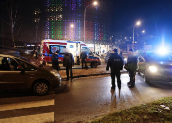 02.01.2023. Kielce. Rondo przy ul. Radiowej. Zdarzenie drogowe. / Fot. Wiktor Taszłow - Radio Kielce.