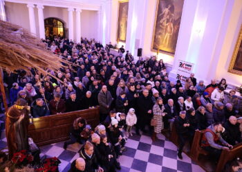 Rodziny z puszkami będą zbierać na leczenie Amelki i Wiktorii - Radio Kielce 06.01.2023. Święty Krzyż. X Jubileuszowy Charytatywny Koncert Kolęd i Pastorałek / Fot. Wiktor Taszłow - Radio Kielce