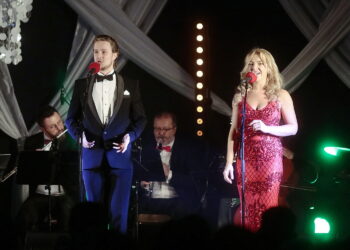 22.01.2023. Chęciny. Karnawał z Radiem Kielce. Koncert „Od operetki do Sinatry”. Na zdjęciu: Joanna Nawrot i Łukasz Ratajczak / Fot. Wiktor Taszłow - Radio Kielce