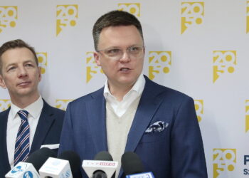 27.01.2023. Konferencja Szymona Hołowni. Na zdjęciu: Szymon Hołownia - lider Polski 2050 / Fot. Wiktor Taszłow - Radio Kielce