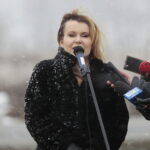 30.01.2023. Piórków. Konferencja prasowa dotycząca budowy obwodnicy Opatowa. Na zdjęciu Anna Krupka – wiceminister sportu / Fot. Wiktor Taszłow – Radio Kielce