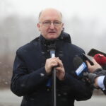 30.01.2023. Piórków. Konferencja prasowa dotycząca budowy obwodnicy Opatowa. Na zdjęciu Piotr Wawrzyk – wiceminister spraw zagranicznych / Fot. Wiktor Taszłow – Radio Kielce