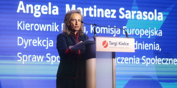 31.01.2023. Kielce. Inauguracja programu funduszy unijnych dla Świętokrzyskiego. Na zdjęciu: Angela Martinez Sarasola – kierownik Działu z Dyrekcji Generalnej ds. Polityki Regionalnej i Miejskiej KE / Fot. Wiktor Taszłow – Radio Kielce