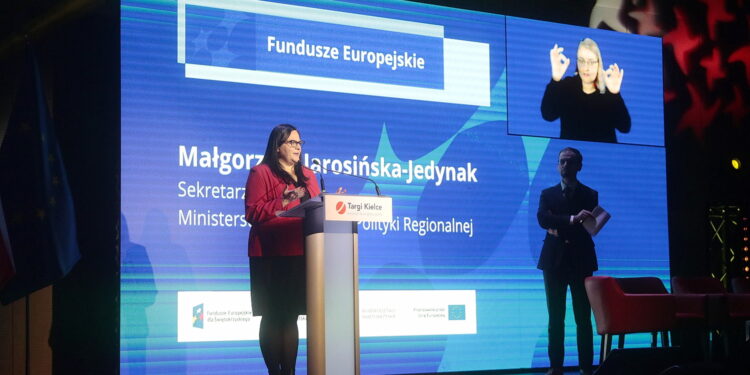 31.01.2023. Kielce. Inauguracja programu funduszy unijnych dla Świętokrzyskiego. Na zdjęciu: Małgorzata Jarosińska-Jedynak - sekretarz stanu w Ministerstwie Funduszy i Polityki Regionalnej/ Fot. Wiktor Taszłow – Radio Kielce