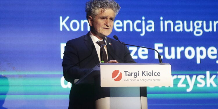 31.01.2023. Kielce. Inauguracja programu funduszy unijnych dla Świętokrzyskiego. Na zdjęciu: Krzysztof Słoń - senator / Fot. Wiktor Taszłow – Radio Kielce