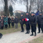 20.01.2023. Bogoria. Pierwsze, uroczyste podniesienie flagi na maszt. / Fot. Grażyna Szlęzak - Radio Kielce