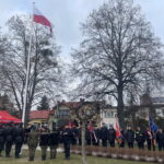 20.01.2023. Bogoria. Pierwsze, uroczyste podniesienie flagi na maszt. / Fot. Grażyna Szlęzak - Radio Kielce