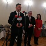 20.01.2023. Busko-Zdrój. Spotkanie noworoczne. Na zdjęciu (przemawia): Tomasz Jamka - członek Zarządu Województwa Świętokrzyskiego. / Fot. Marta Gajda-Kruk - Radio Kielce