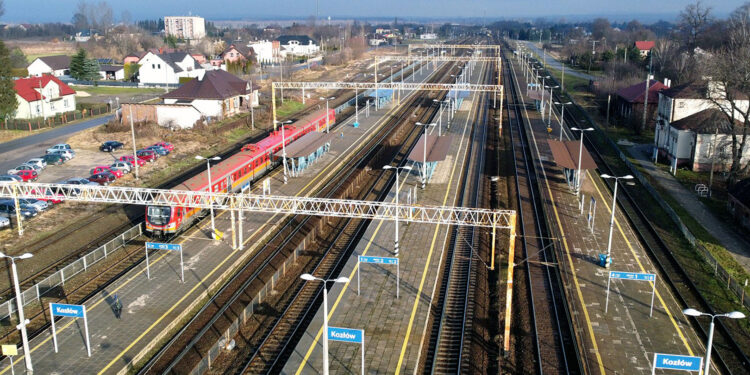 Nowa jakość podróży koleją. Linia nr 8 w przebudowie