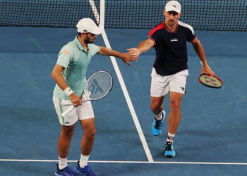 28.01.2023. Australian Open. Na zdjęciu Jan Zieliński i Hugo Nys. / Fot. FAZRY ISMAIL - PAP/EPA.