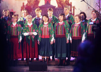 RYM SIĘ NIESIE PO POLU PO LESIE. „Wedle młyna” [POSŁUCHAJ] - Radio Kielce