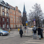 28.01.2023. Katowice. Prace na miejscu wybuchu gazu w trzypiętrowej kamienicy w Katowicach-Szopienicach. Prokuratura Okręgowa w Katowicach wyjaśnia przyczyny wybuchu i zawalenia się budynku plebanii kościoła ewangelicko-augsburskiego, do których doszło 27 stycznia. W katastrofie zginęły dwie osoby zginęły, siedem uratowano / Fot. PAP - Michał Meissner