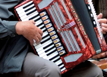 RYM SIĘ NIESIE PO POLU PO LESIE. „Kto mo pannę ładną” [POSŁUCHAJ] - Radio Kielce