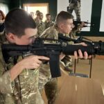 Wirtualna strzelnica w Zespole Szkół nr 1 w Opatowie / źródło: powiat opatowski