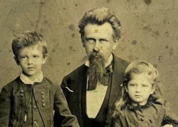 Rok 1888. Napoleon Zygmunt Rzewuski z dziećmi. / Źródło: archiwum rodziny Rzewuskich