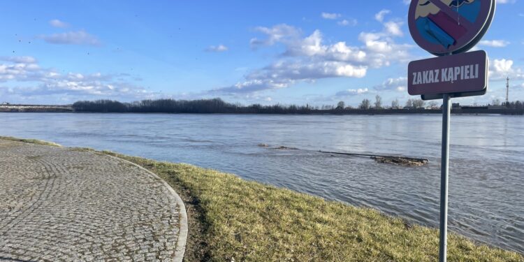 22.02.2023. Sandomierz. Wisła / Fot. Grażyna Szlęzak -Radio Kielce