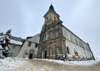 11.02.2023. Święty Krzyż. Turyści / Fot. Michał Kita - Radio Kielce