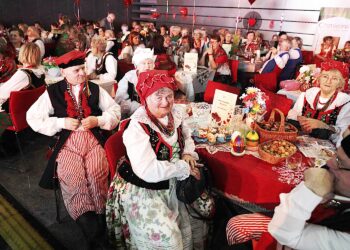 50 świętokrzyskich kół gospodyń i gospodarzy spotkało się w Kielcach - Radio Kielce