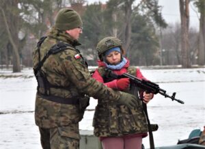 11.02.2023. Kielce. Trzeci turnus projektu „Trenuj z wojskiem w ferie” / Fot. por. Ewa Kózka - CPdMZ