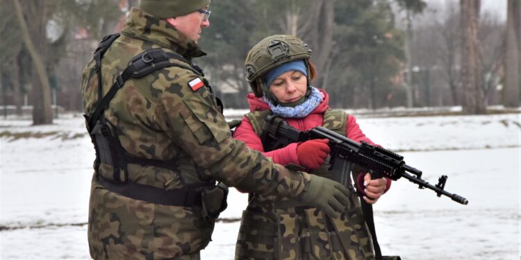 11.02.2023. Kielce. Trzeci turnus projektu „Trenuj z wojskiem w ferie” / Fot. por. Ewa Kózka - CPdMZ