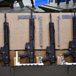 24.02.2023. Radom. Uroczystość podpisania umowy na dostawę karabinów wyborowych MSBS GROT 7,62 x 51 mm NATO oraz aneksu do umowy na dostarczenie kolejnej partii karabinków MSBS GROT dla Sił Zbrojnych RP / Fot. PAP - Piotr Polak