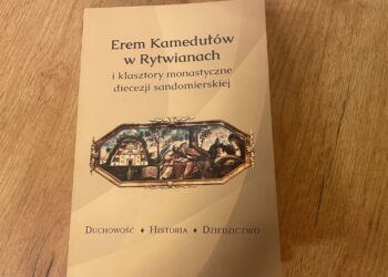 Sandomierz. Książka wydana przez Bibliotekę Diecezjalna w Sandomierzu / Fot. Grażyna Szlęzak - Radio Kielce