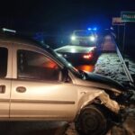 10.02.2023. Górki. Pojazd wjechał w barierę energochłonną / Fot. Policja Świętokrzyska