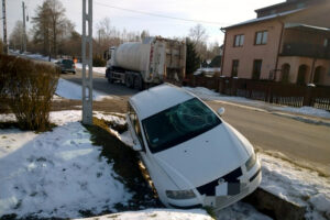 09.02.2023. Sztombergi. Wypadek / Fot. KPP w Staszowie