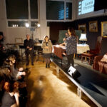 24.02.2023. Kielce. Aktorka Anna Dymna w Zespole Państwowych Szkół Plastycznych im. J. Szermentowskiego / Fot. Piotr Kwaśniewski – Radio Kielce