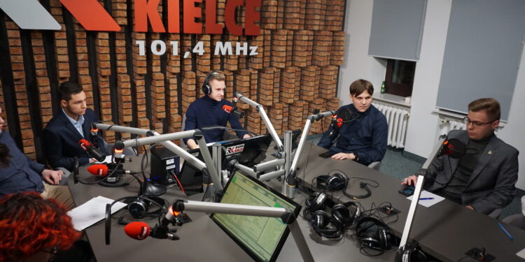 28.02.2023. Radio Kielce. Polityczne Studio Młodych. / Fot. Dionizy Krawczyński - Radio Kielce