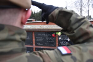 „Żołnierska Pamięć”. Żołnierze 10. ŚBOT odwiedzają miejsca pamięci związane z Żołnierzami Niezłomnymi. / Fot. ŚBOT