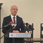 06.02.2023. Sandomierz. Wystawa w sandomierskim zamku. Na zdjęciu wiceminister Piotr Wawrzyk. / Fot. Grażyna Szlęzak - Radio Kielce