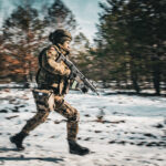 09.02.2023. Poligon, Nowa Dęba. Szkolenie w ramach programu „Ferie z WOT”. / Fot. ŚBOT