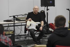 01.02.2023. Kielce. Targi Kielce. Warsztaty muzyczne „Master Class” w ramach „Muzycznej kuźni”. Na zdjęciu Dariusz Kozakiewicz / Fot. Jarosław Kubalski - Radio Kielce