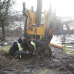 01.02.2023. Kielce. Przesadzanie drzew przy skrzyżowaniu ul. Karczówkowskiej i Jagiellońskiej / Fot. Jarosław Kubalski - Radio Kielce