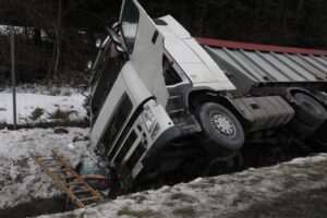 03.02.2023. Barcza. Wypadek na trasie S7 / Fot. Jarosław Kubalski – Radio Kielce