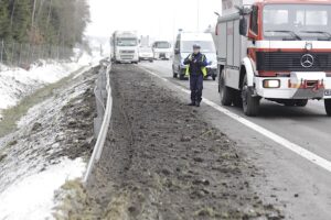 03.02.2023. Barcza. Wypadek na trasie S7 / Fot. Jarosław Kubalski – Radio Kielce